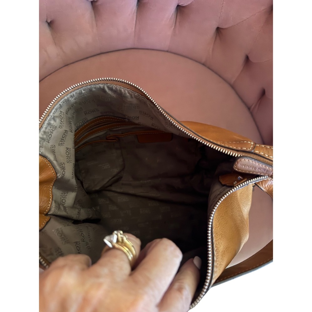 Michael Kors‎ Leather Shoulder Bag - Picture 5 of 7